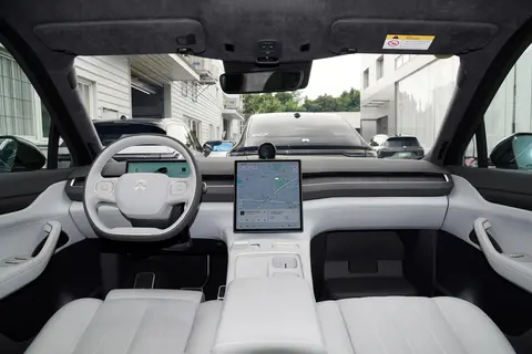 蔚来ES8 2024款 高端豪华中大型SUV 双电机四驱 _蔚来es8_ 蔚来ES8 外观设计 时尚大气