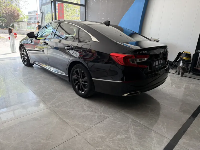 Honda Accord — фото 4