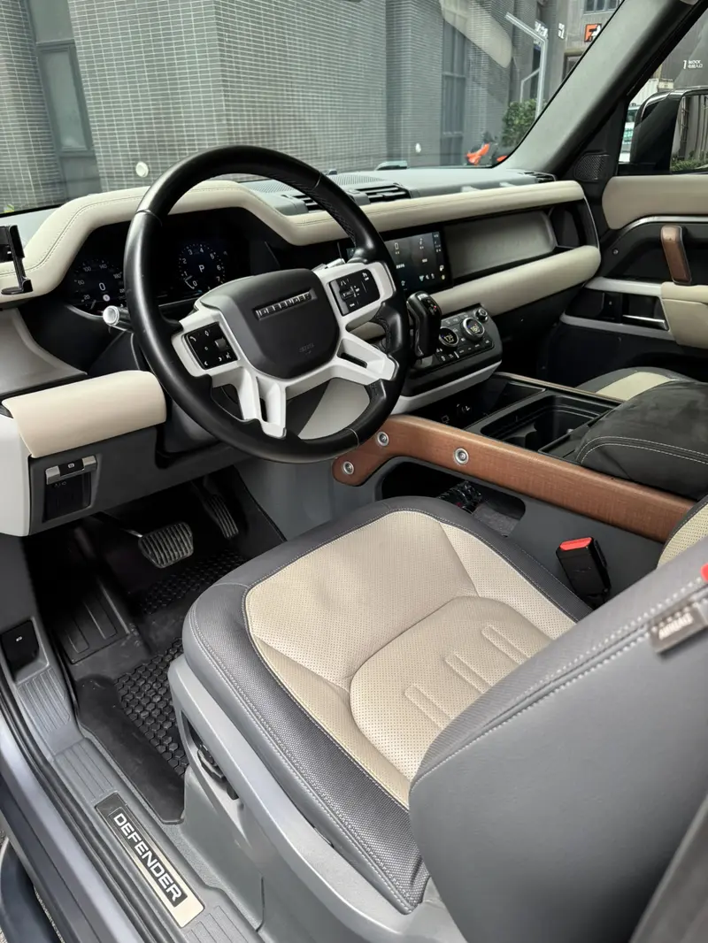 Land Rover Defender — фото 10