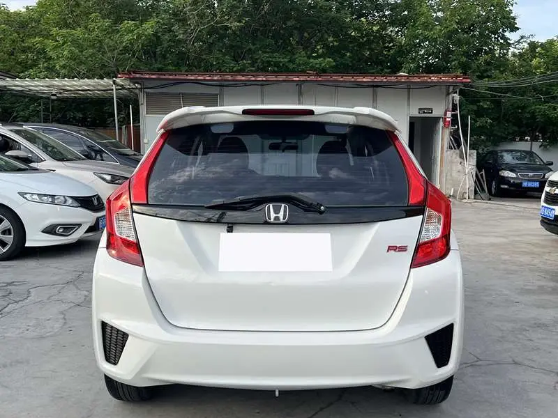 Honda Fit — фото 5
