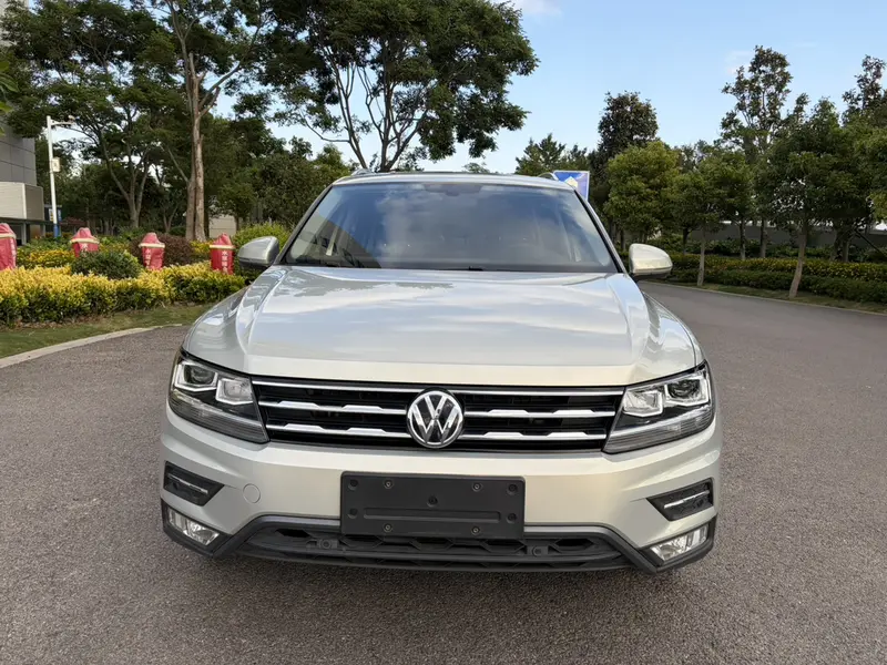 Volkswagen Tiguan L — фото 2