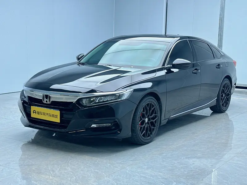 Honda Accord — фото 1