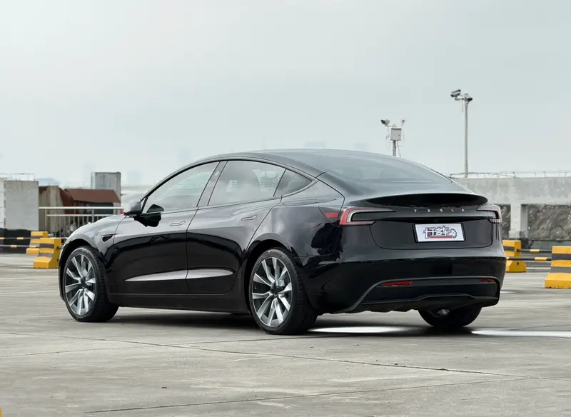 Tesla Model 3 — фото 4
