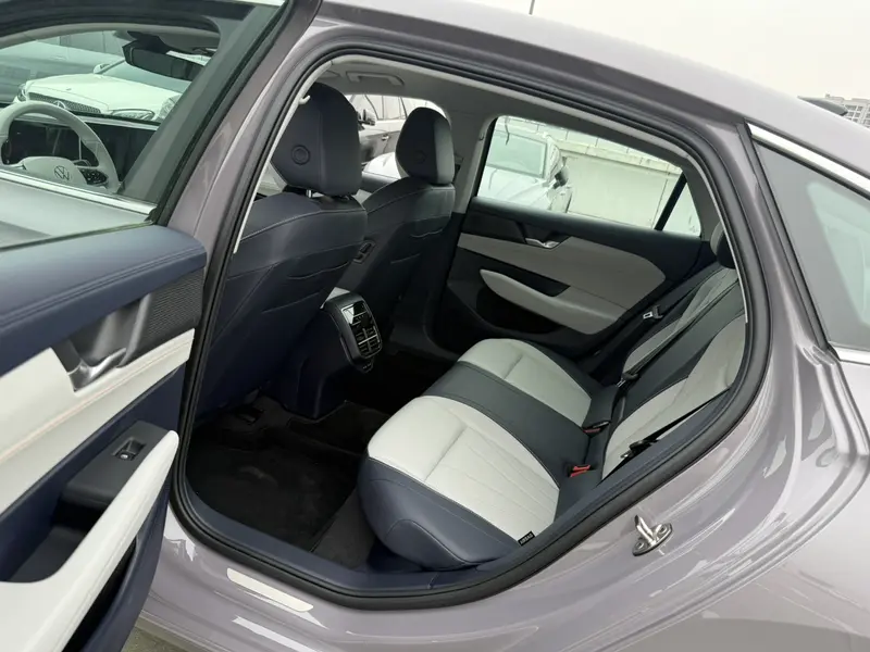 Volkswagen Passat — фото 11