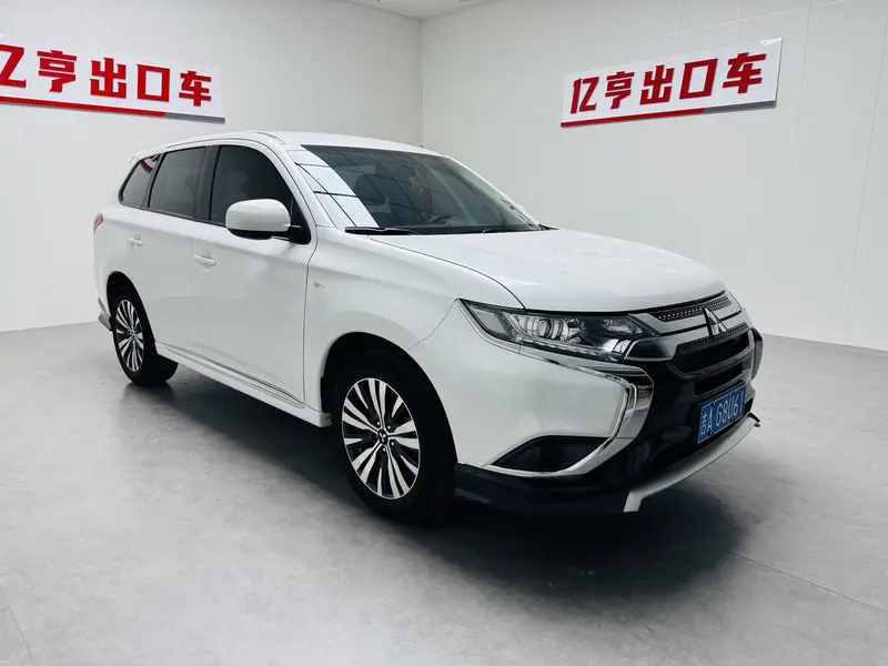 Mitsubishi Outlander — фото 3