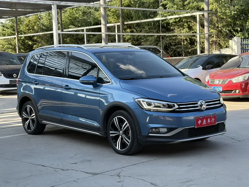 Volkswagen Touran L — фото 3