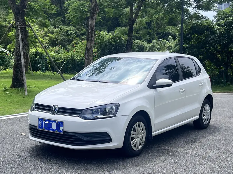 Volkswagen Polo 1.5 L AT