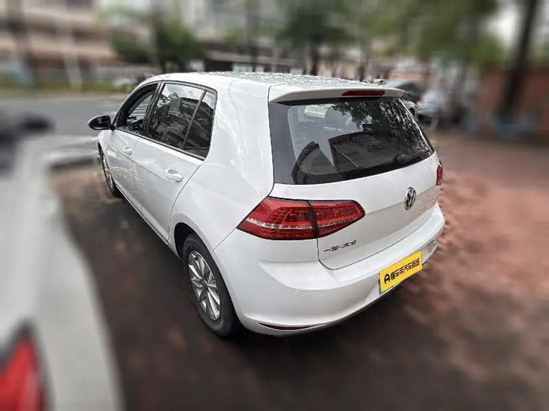 Volkswagen Golf — фото 6