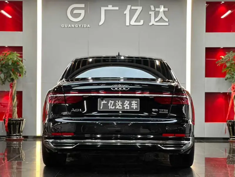 Audi A8 — фото 5