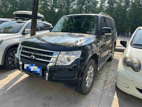 Mitsubishi Pajero (Import)