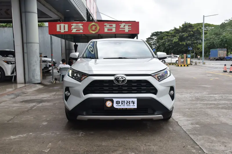 Toyota RAV4 — фото 2