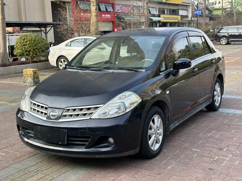 Nissan Tiida Sedan