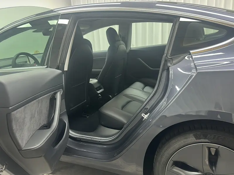Tesla Model 3 RWD — фото 18