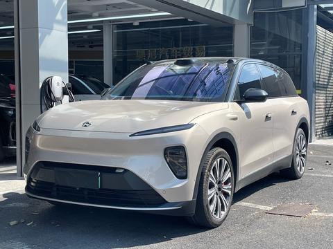 Nio ES8