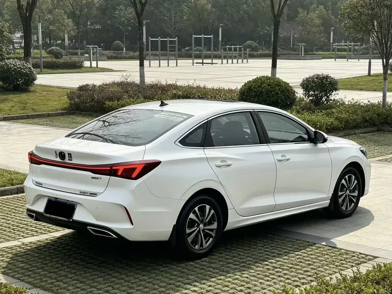 Changan Eado — фото 6