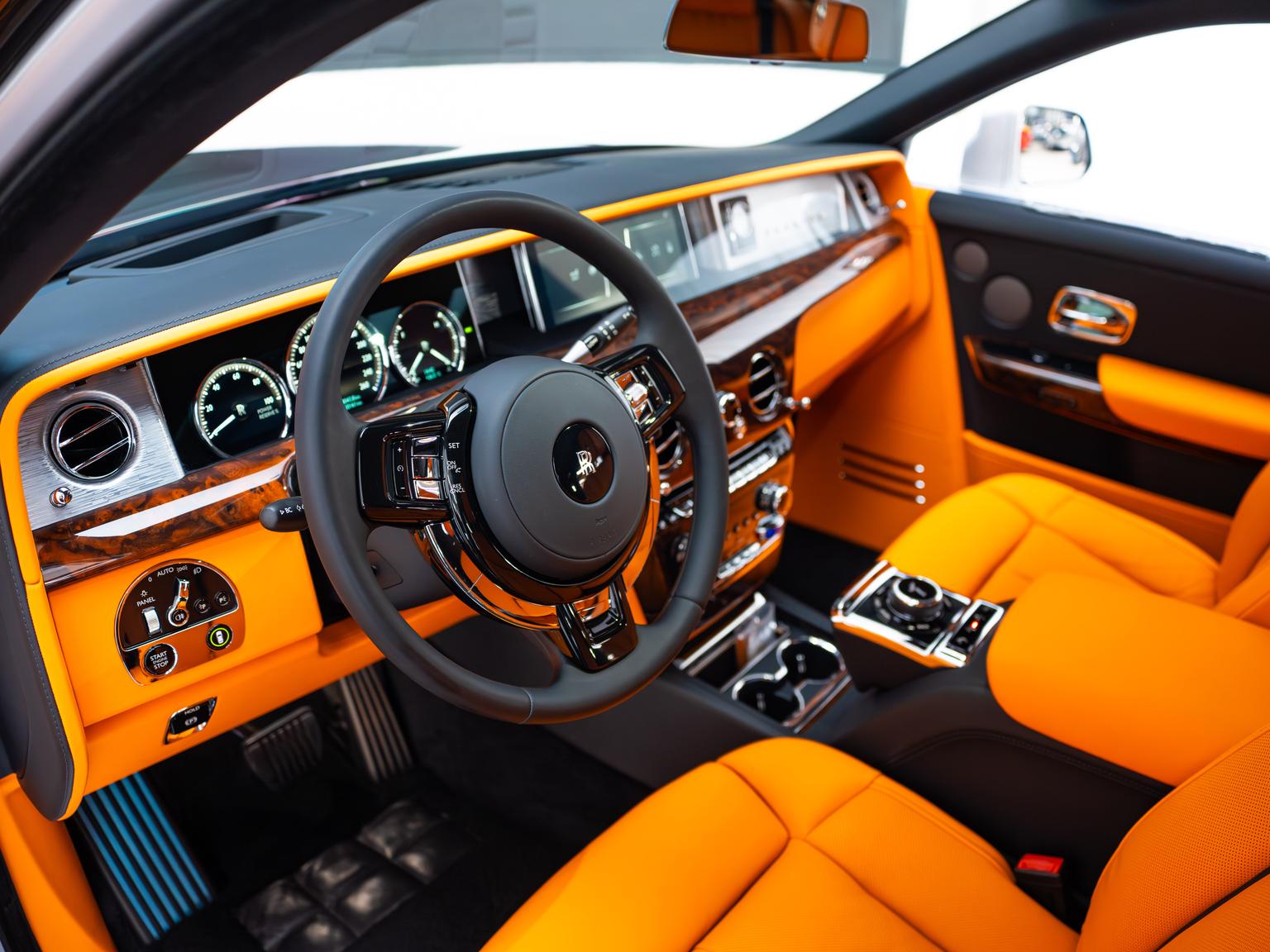 Rolls-Royce Phantom: фотография 14 из 29