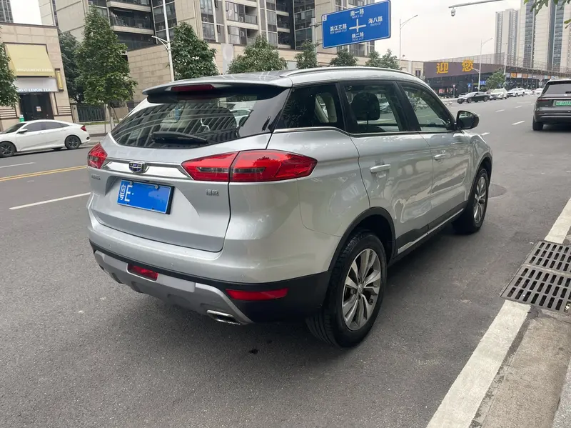 Geely Atlas (Boyue) — фото 6