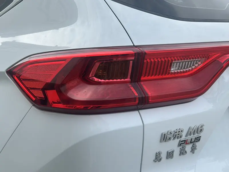 Haval M6 — фото 10