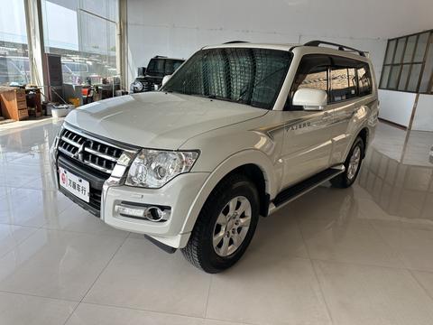 Mitsubishi Pajero (Import)