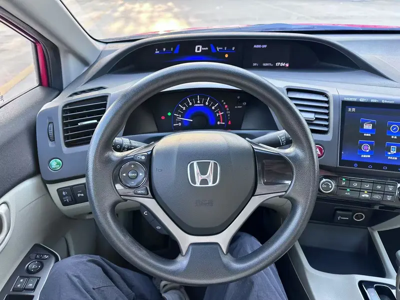 Honda Civic — фото 7