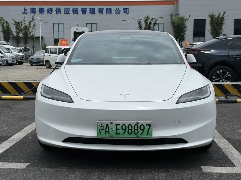Tesla Model 3 — фото 2