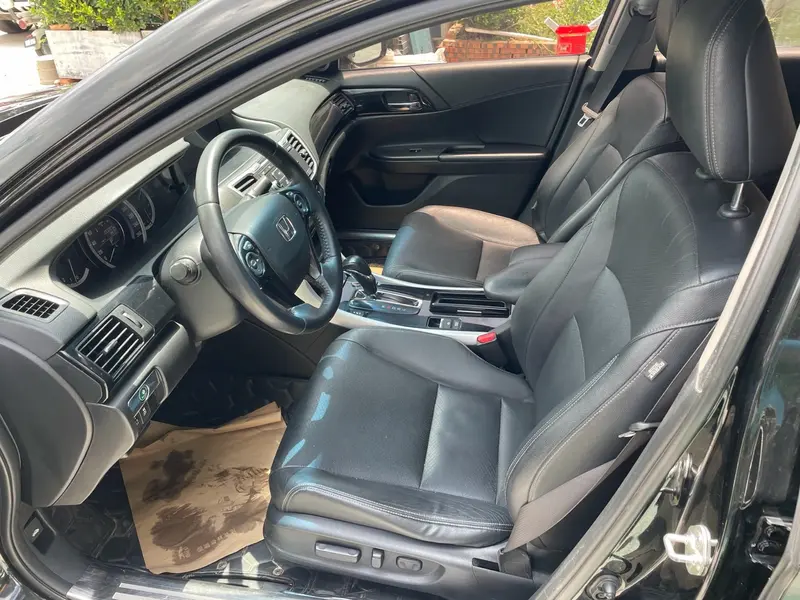 Honda Accord — фото 9