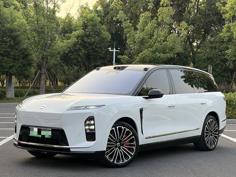 Nio ES8