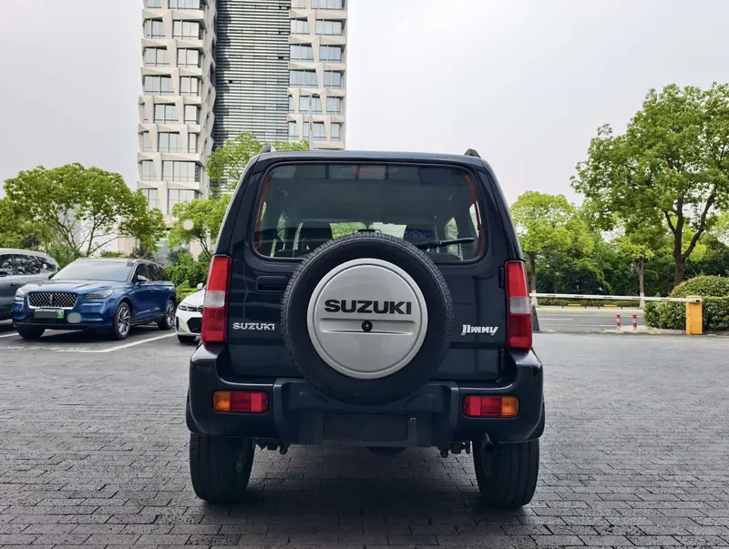 Suzuki Jimny — фото 6