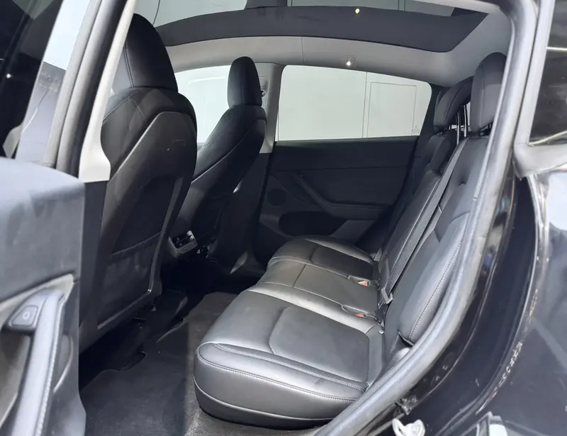 Tesla Model Y — фото 12