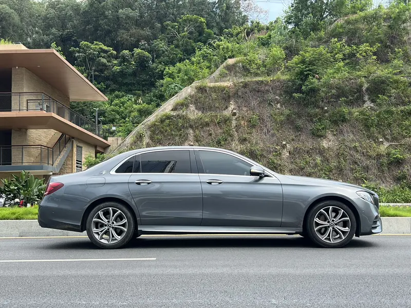 Mercedes-Benz E-Class — фото 6