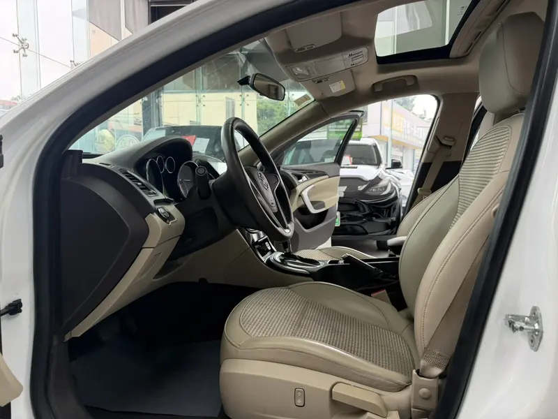 Buick Regal 2.0 L — фото 14