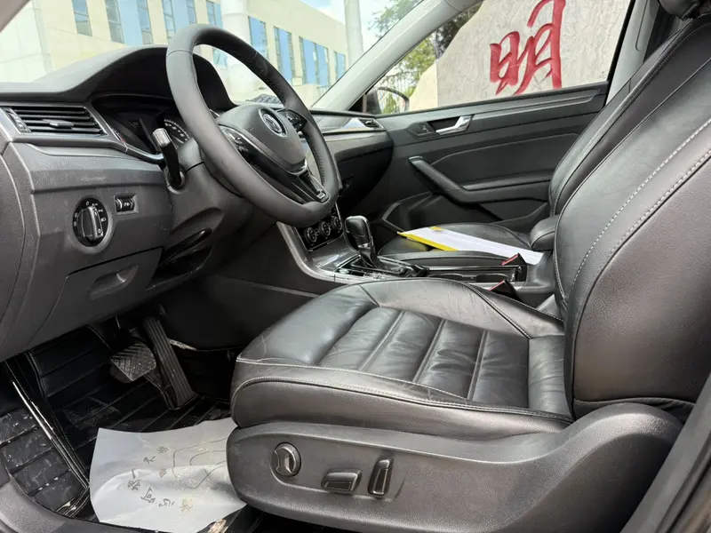 Volkswagen Passat — фото 9
