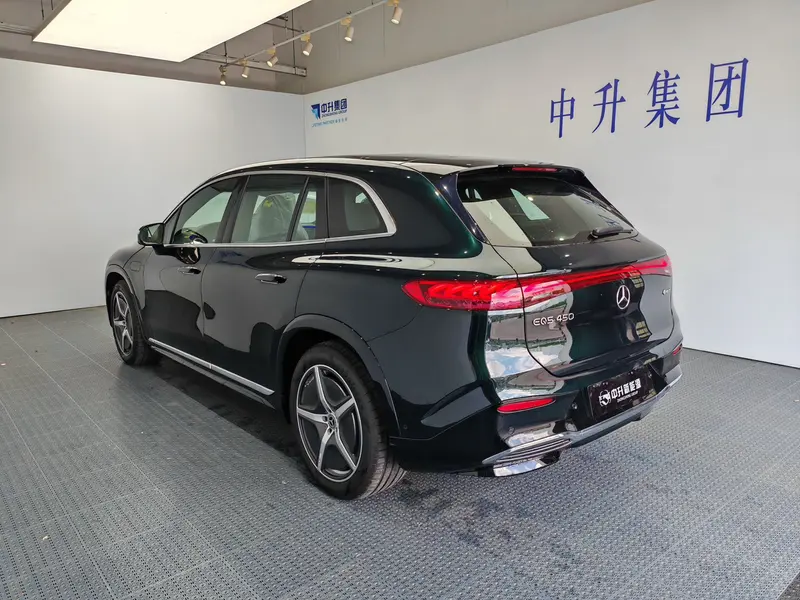 Mercedes-Benz EQS SUV — фото 5