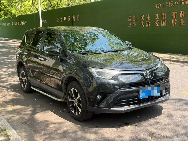 Toyota RAV4 — фото 3