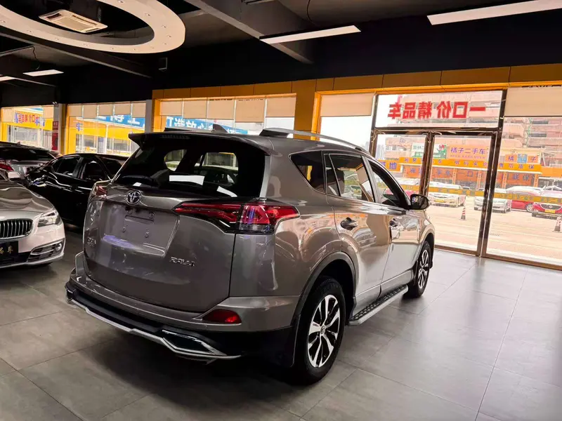 Toyota RAV 4 2.0 L CVT 2 WD — фото 4