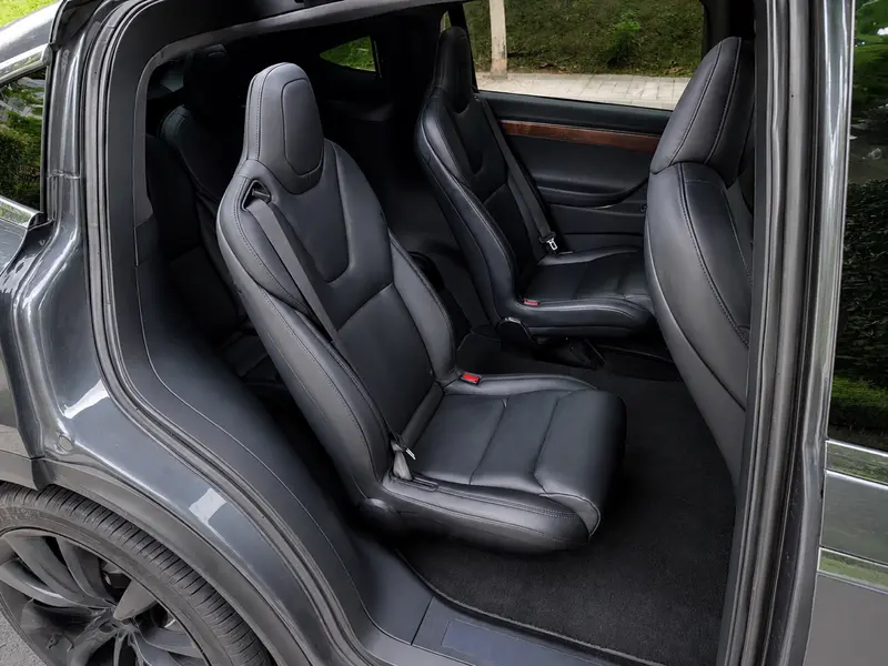 Tesla Model X — фото 8