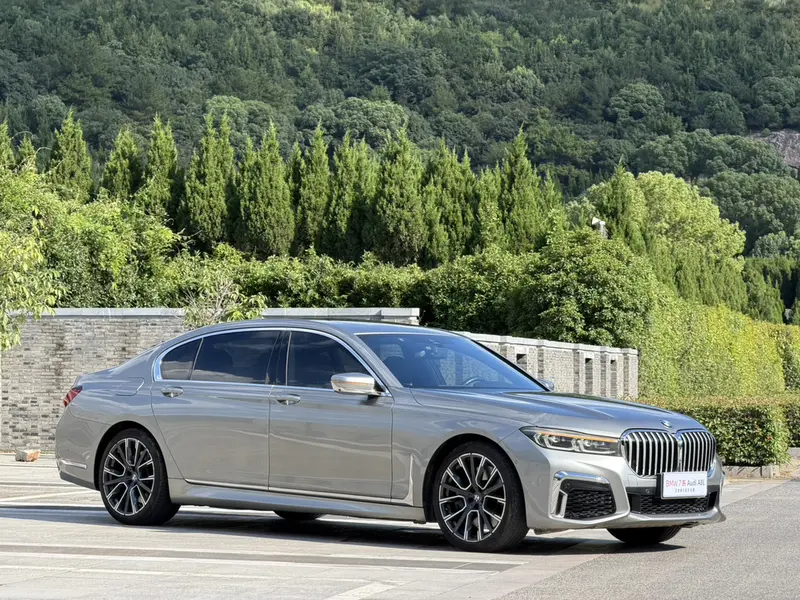 BMW 7 Series — фото 3