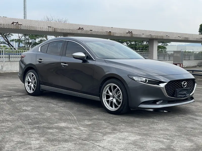 Mazda 3 Axela — фото 3