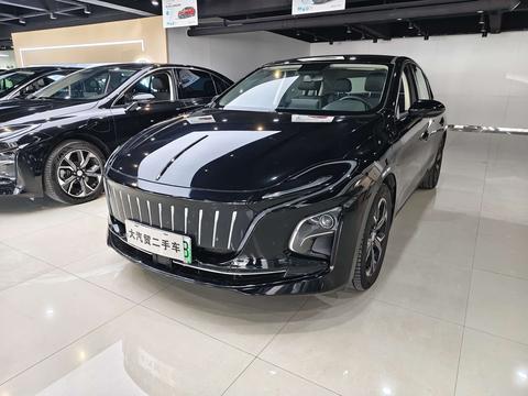 Hongqi E-QM5