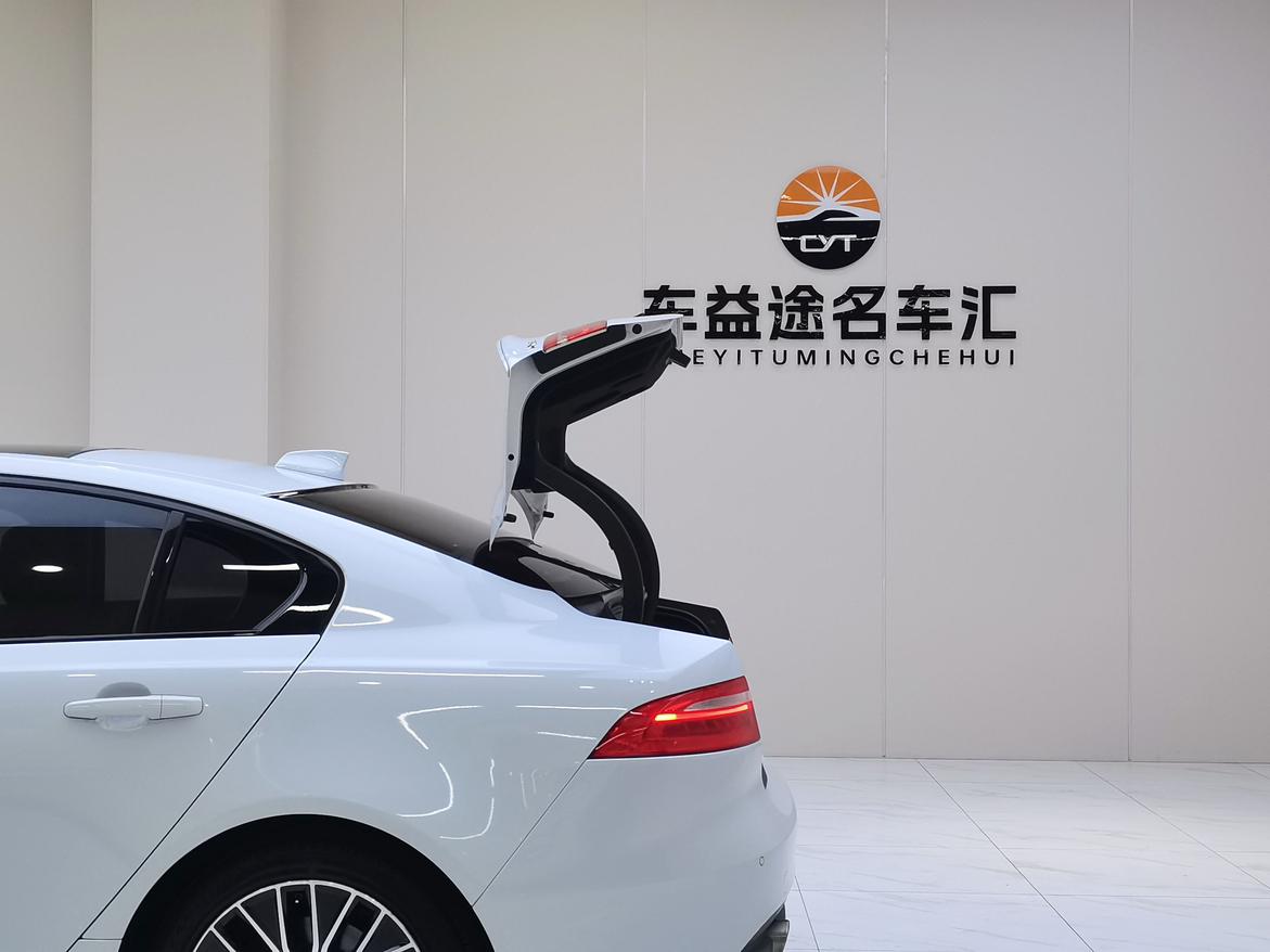 Jaguar XE — фотографии объявления, Фото 11