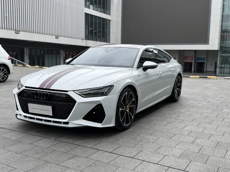 Audi A7 — фото 1