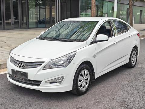 Hyundai Reina