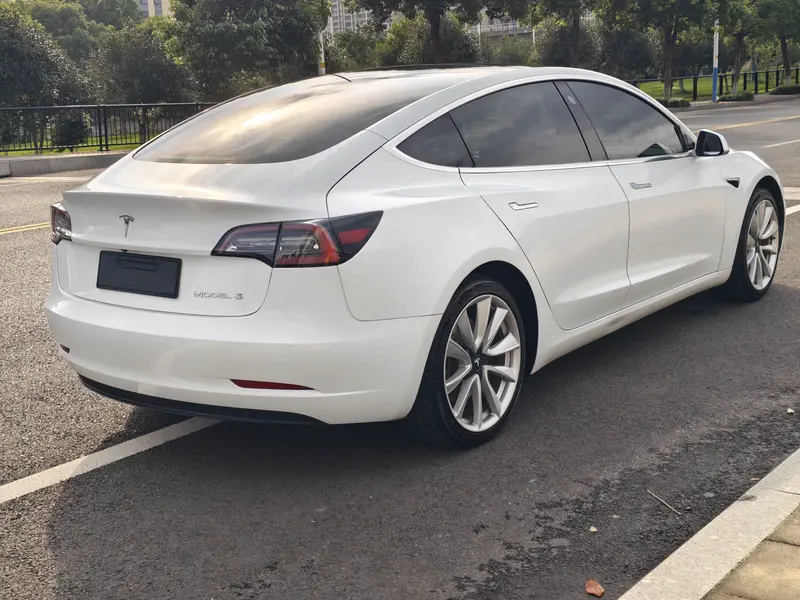Tesla Model 3 стандартный запас хода — фото 7