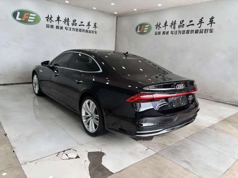 Audi A7L — фото 5