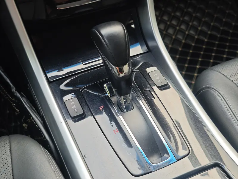 Honda Accord — фото 10