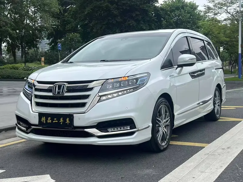 Honda Elysion — фото 1