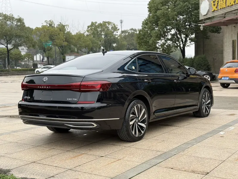 Volkswagen Passat — фото 6