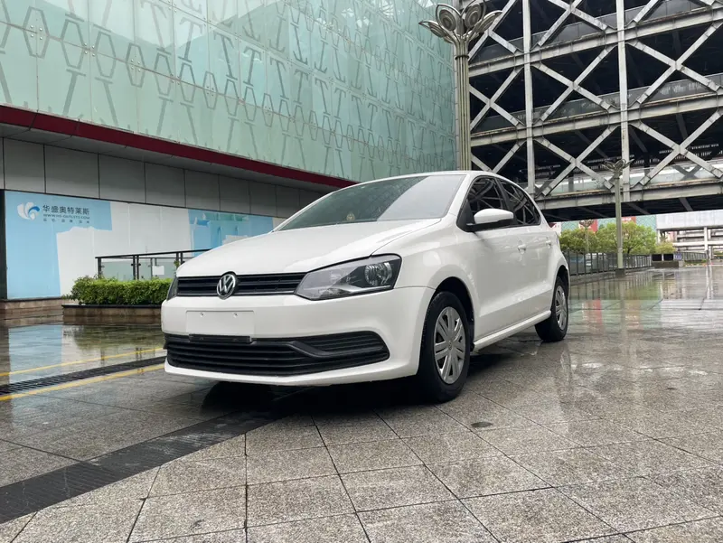 Volkswagen Polo 1.5 L AT