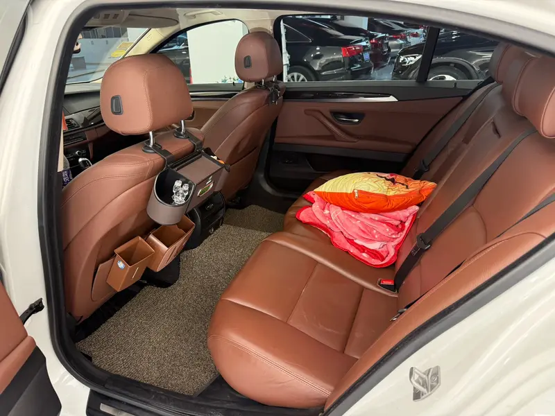 BMW 5 Series — фото 14