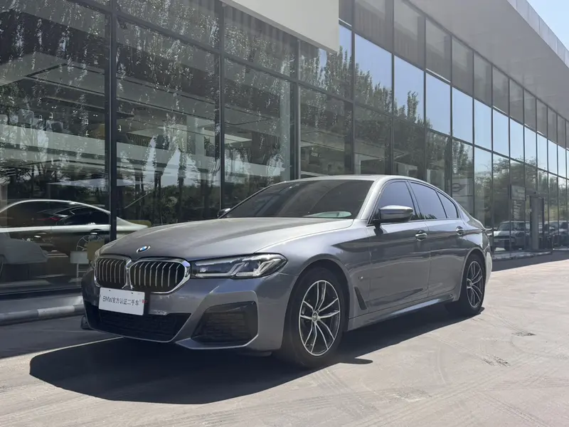 BMW 5 Series — фото 1